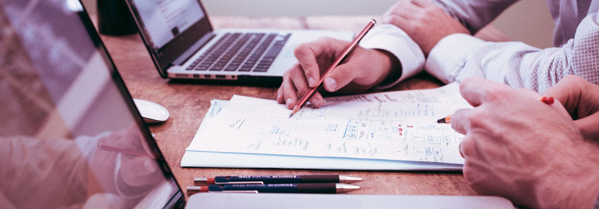 patrons using online services in a small business class